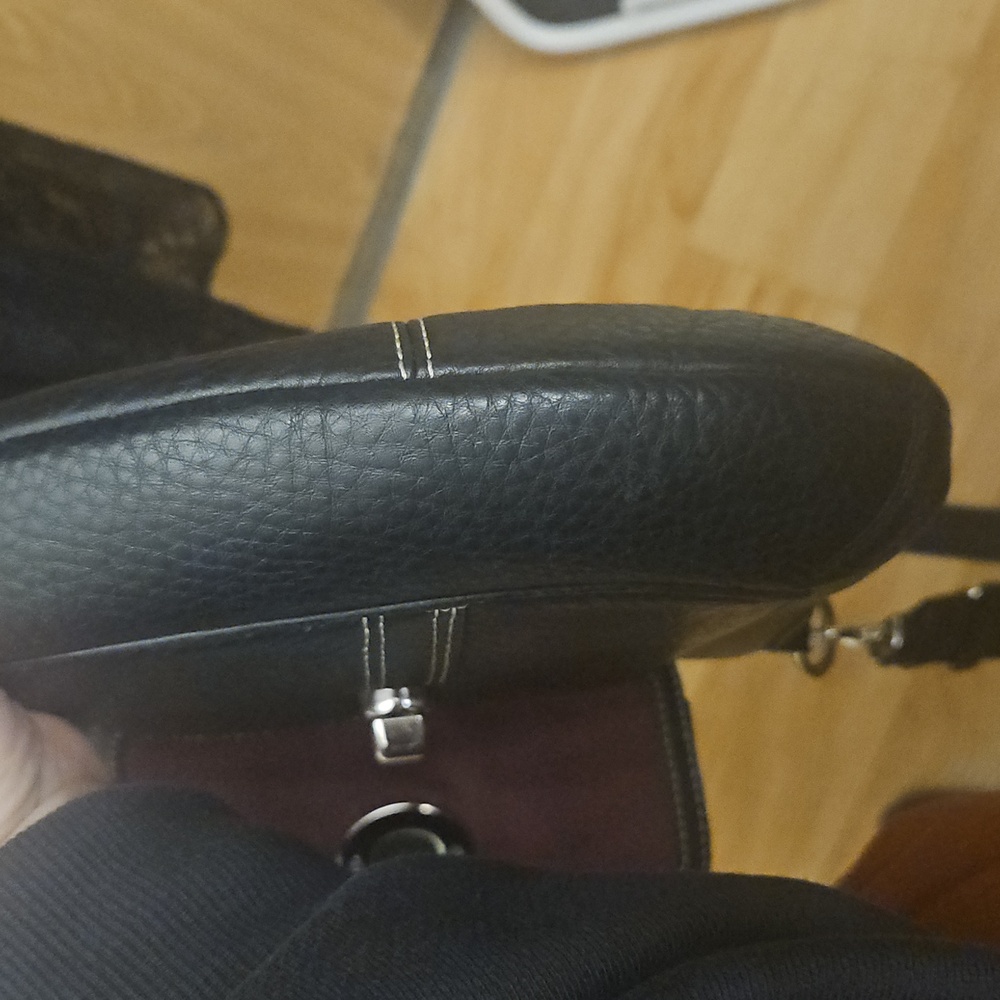 Vintage Coach Black Pebbled Leather Crossbody Bag with Turnlock Front Pocket. - Picture 10 of 14